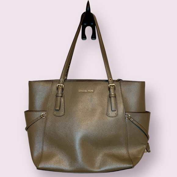 Michael Kors Voyager Crossgrain Leather Large Tote Bag Truffle Gray - Picture 1 of 15